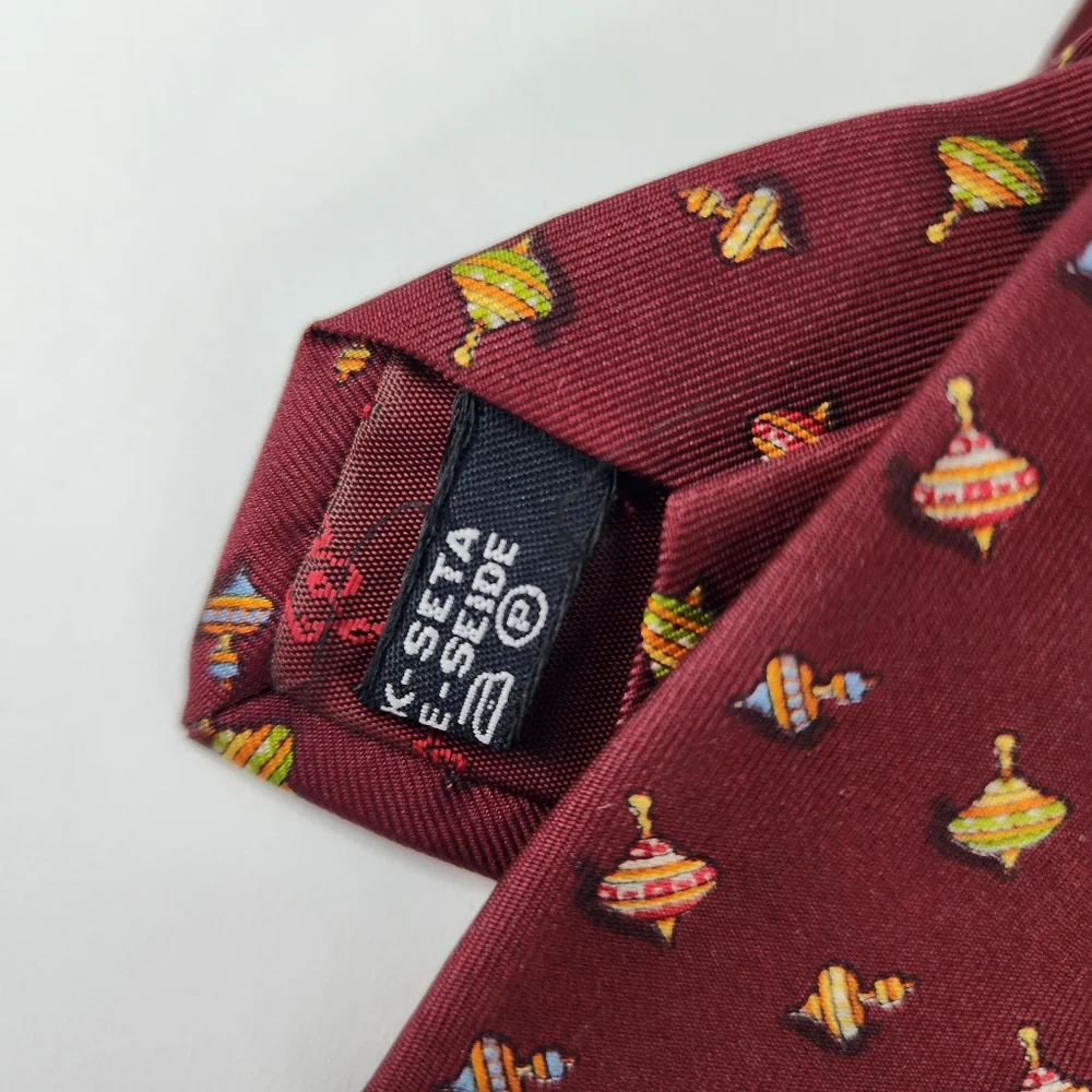 SALVATORE FERRAGAMO Red Tops Silk Tie.